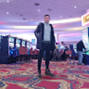 Meet your Posher, Lazaro luis